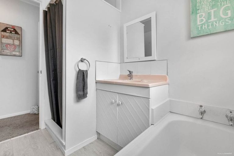 Photo of property in 1/50 Tawa Crescent, Manurewa, Auckland, 2102