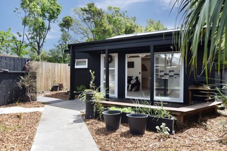 Photo of property in 7a Poulson Street, Addington, Christchurch, 8024