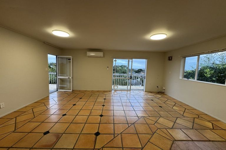 Photo of property in 26 Weldene Avenue, Glenfield, Auckland, 0629