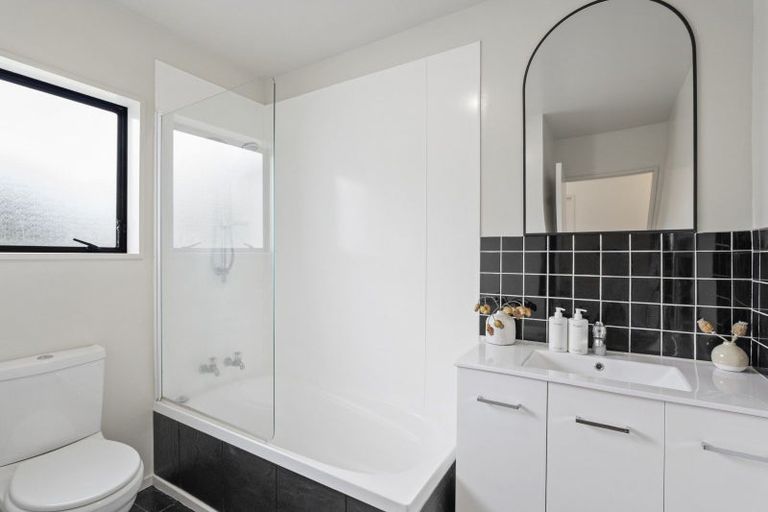 Photo of property in 9 Van Dieman Close, Templeton, Christchurch, 8042