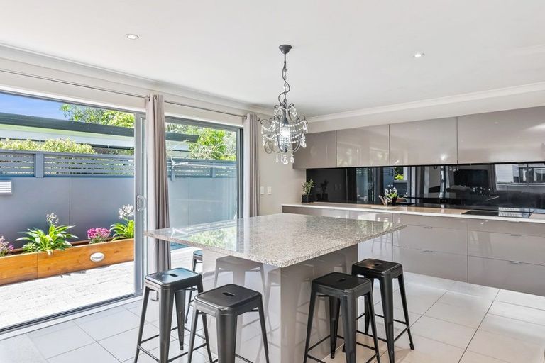 Photo of property in 185 Te Moana Road, Waikanae, 5036