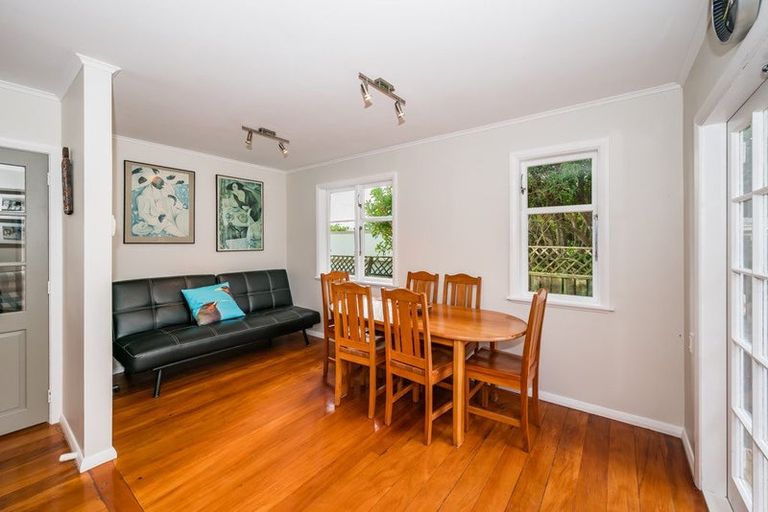 Photo of property in 9 Tennis Court Road, Raumati South, Paraparaumu, 5032