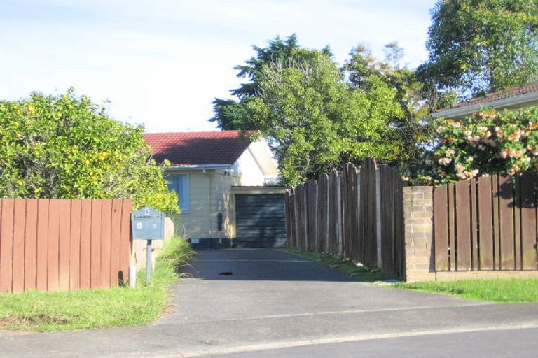 Photo of property in 2/8 Iota Place, Clover Park, Auckland, 2023