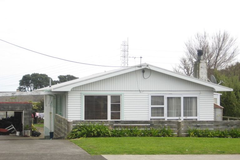 Photo of property in 11 Paritutu Road, Spotswood, New Plymouth, 4310
