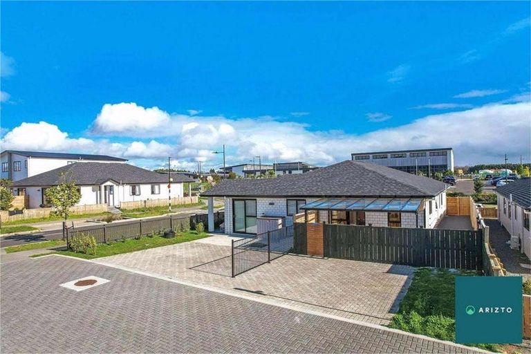 Photo of property in 8 Rorotu Avenue, Karaka, Papakura, 2113