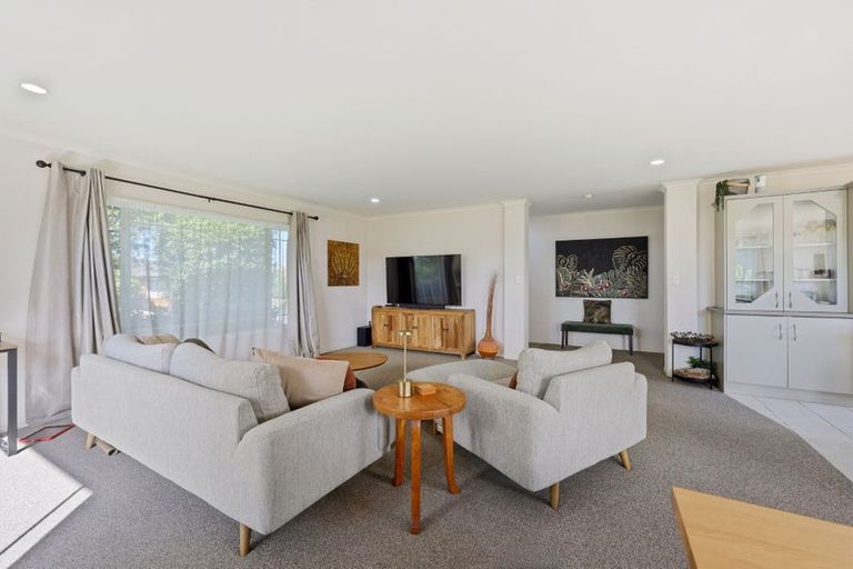 Photo of property in 32 Highfields Terrace, Henderson, Auckland, 0612