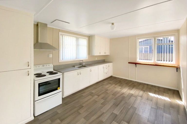 Photo of property in 16 Girvan Place, Tokoroa, 3420