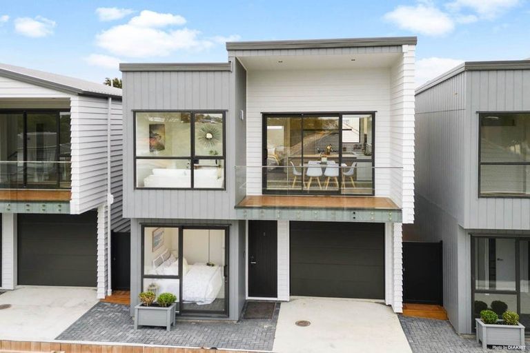 Photo of property in 5/31 Hill Crescent, New Lynn, Auckland, 0600