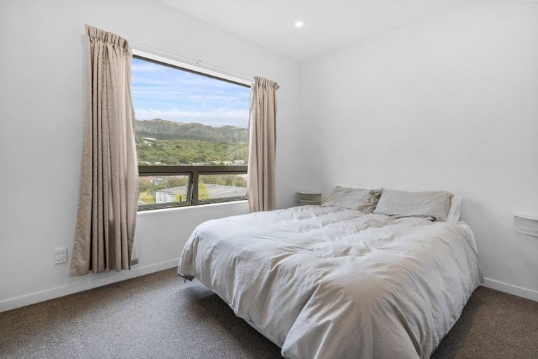 Photo of property in 7u2 Handyside Street, Tawa, Wellington, 5028