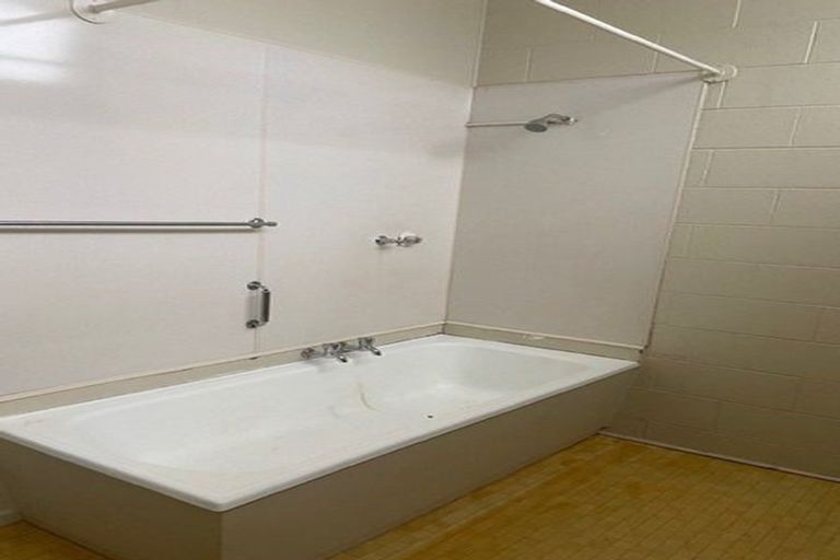 Photo of property in 2/81 Gala Street, Queens Park, Invercargill, 9810