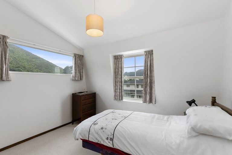 Photo of property in 7 Epping Grove, Karori, Wellington, 6012