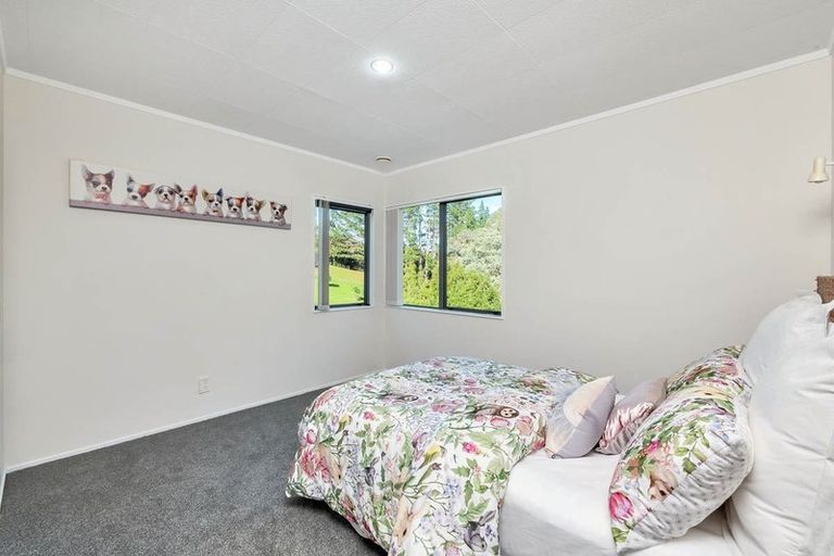 Photo of property in 215 Kaipara Road, Papakura, 2582