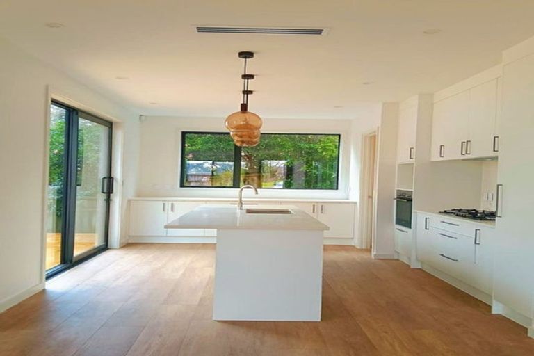 Photo of property in 12 Notre Dame Way, Albany, Auckland, 0632