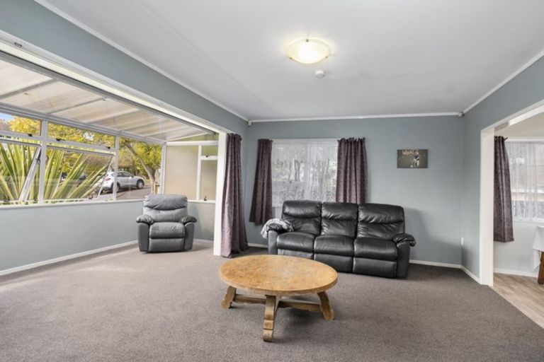 Photo of property in 3 Seabar Place, Glen Eden, Auckland, 0602