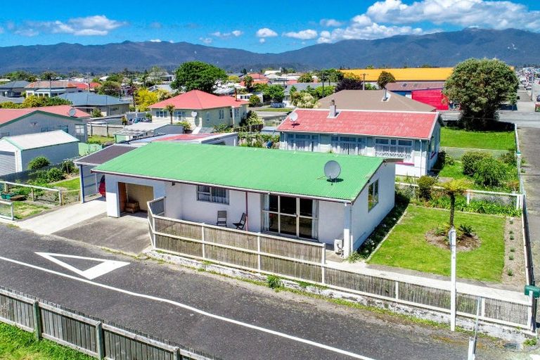 Photo of property in 21 Palmerston Street, Westport, 7825