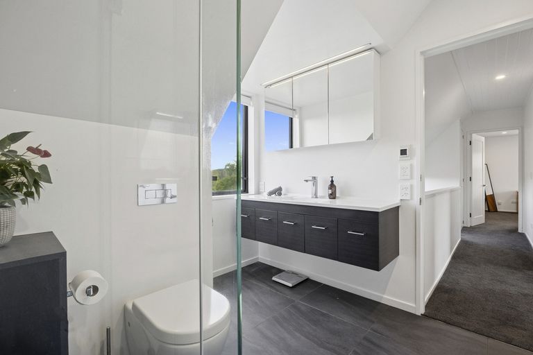Photo of property in 18 Estuary Crescent, Fairfield, Dunedin, 9018