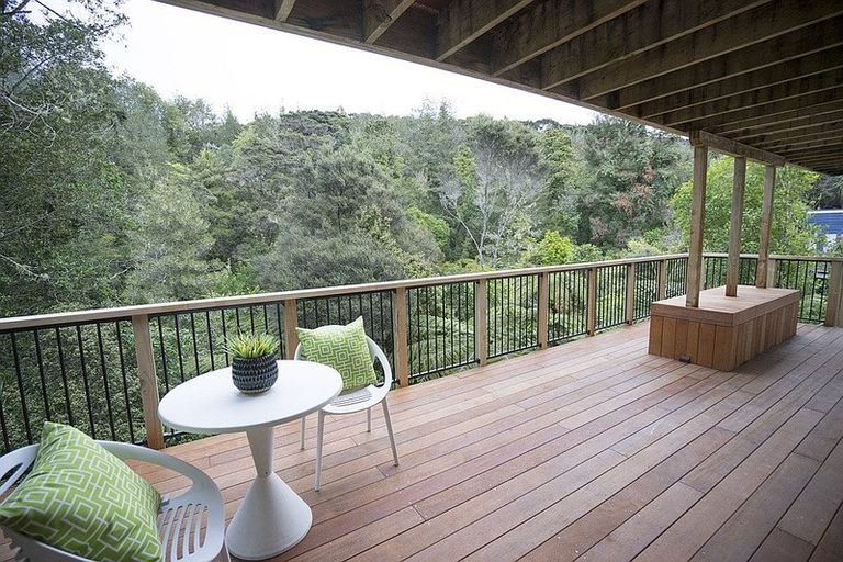 Photo of property in 33 Homewood Place, Chatswood, Auckland, 0626