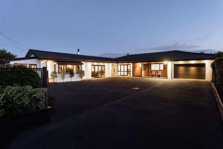 Photo of property in 215 Bay View Road, Saint Clair, Dunedin, 9012