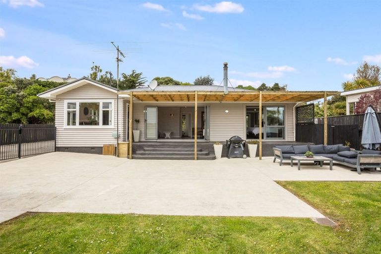 Photo of property in 23 Paekakariki Hill Road, Pauatahanui, Porirua, 5381
