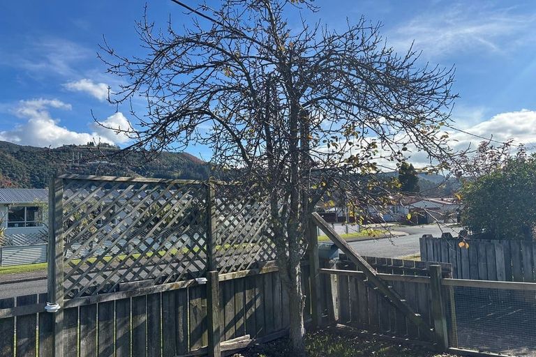 Photo of property in 13 Tapsell Road, Fairy Springs, Rotorua, 3015