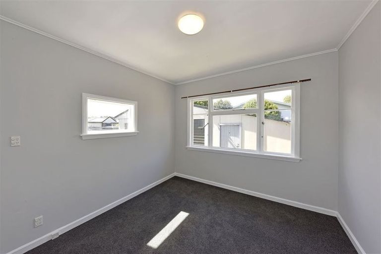 Photo of property in 84 Racecourse Road, Sockburn, Christchurch, 8042