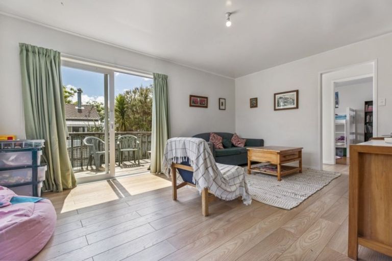 Photo of property in 46 Borich Road, Sunnyvale, Auckland, 0612