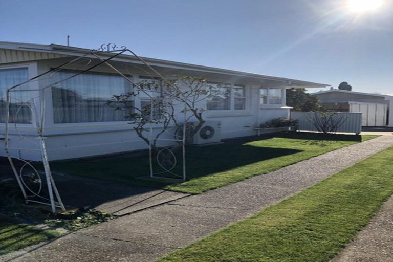 Photo of property in 1 Newbourne Crescent, Redwoodtown, Blenheim, 7201