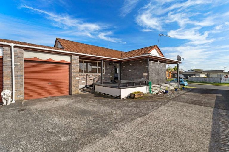 Photo of property in 22 Norfolk Rise, Waiuku, 2123