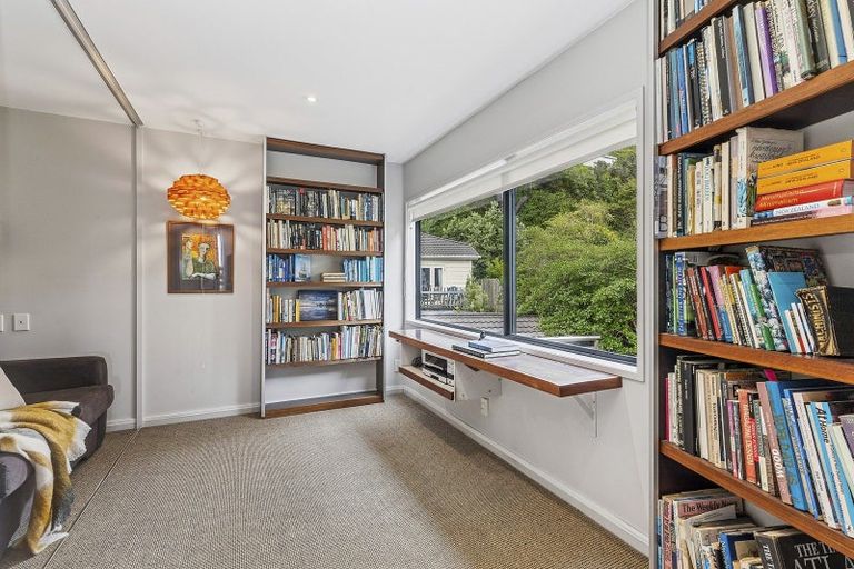Photo of property in 87 Marine Parade, Seatoun, Wellington, 6022