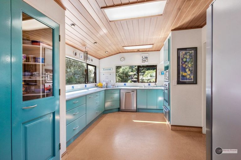 Photo of property in 2 Lady Bell Grove, Lowry Bay, Lower Hutt, 5013