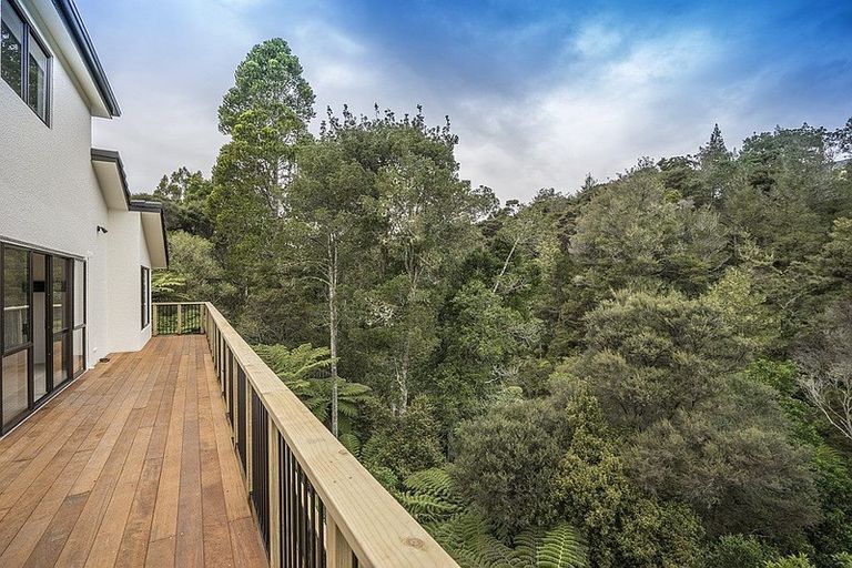 Photo of property in 33 Homewood Place, Chatswood, Auckland, 0626