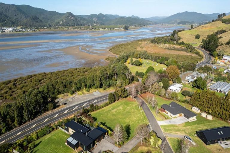 Photo of property in 2 Aldermen Lane, Tairua, 3579