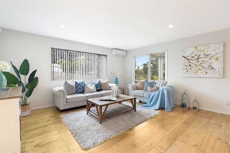 Photo of property in 30a Seaview Road, Glenfield, Auckland, 0629