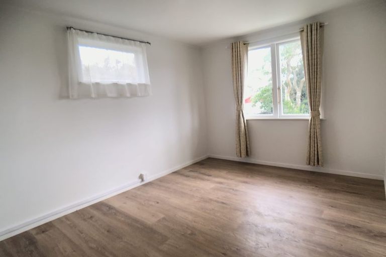 Photo of property in 8a Harrington Road, Henderson, Auckland, 0610