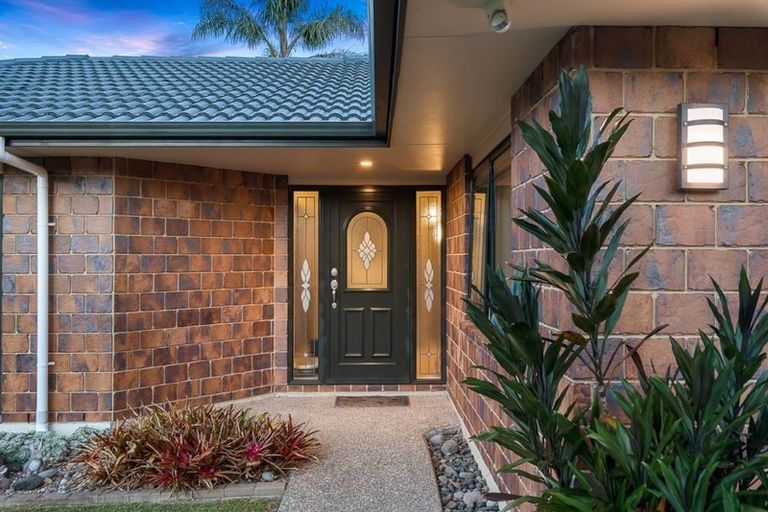 Photo of property in 45 Sapperton Drive, Henderson, Auckland, 0612