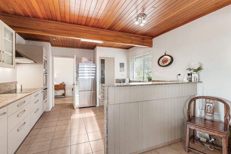 Photo of property in 9 Braemar Road, Castor Bay, Auckland, 0620