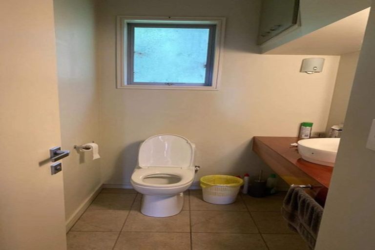 Photo of property in 17 Highbury Bypass, Birkenhead, Auckland, 0626