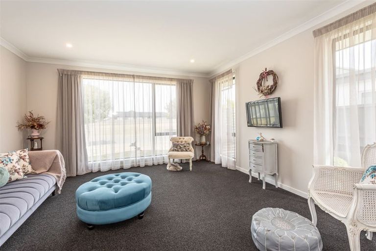 Photo of property in 18 Pistacia Place, Hornby, Christchurch, 8025