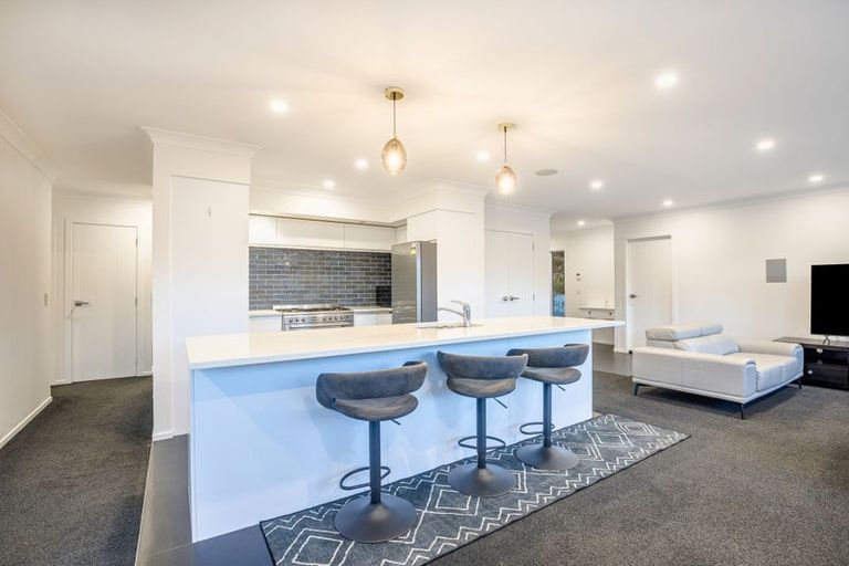 Photo of property in 21 Tasman Close, Aotea, Porirua, 5024