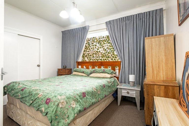 Photo of property in 12 Moray Place, Highbury, Palmerston North, 4412