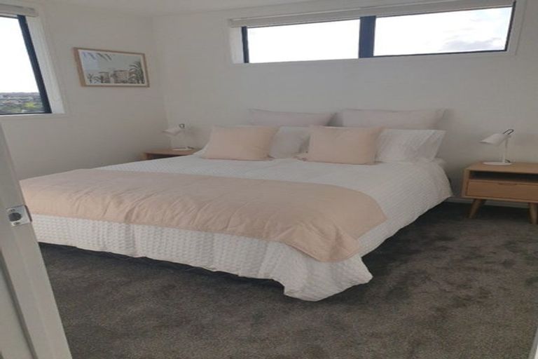 Photo of property in 6/8 Yeovil Road, Te Atatu Peninsula, Auckland, 0610