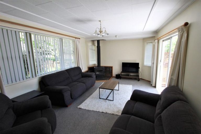Photo of property in 16 Kenmore Place, Tokoroa, 3420