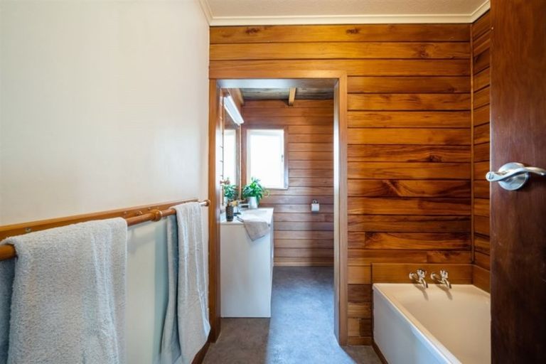 Photo of property in 20 Donovan Avenue, Massey, Auckland, 0614