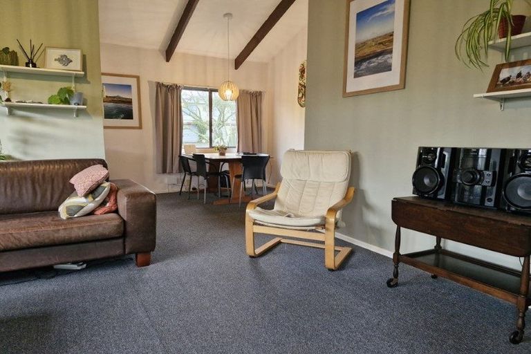 Photo of property in 6 Hickford Place, Okato, 4335