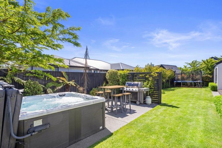 Photo of property in 18 Karere Avenue, Marshland, Christchurch, 8083