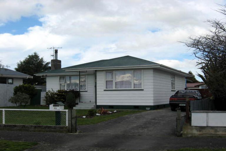 Photo of property in 95 Cameron Crescent, Masterton, 5810