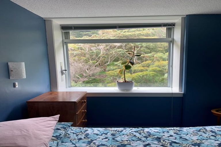 Photo of property in Jerningham Apartments, 20 Oriental Terrace, Oriental Bay, Wellington, 6011