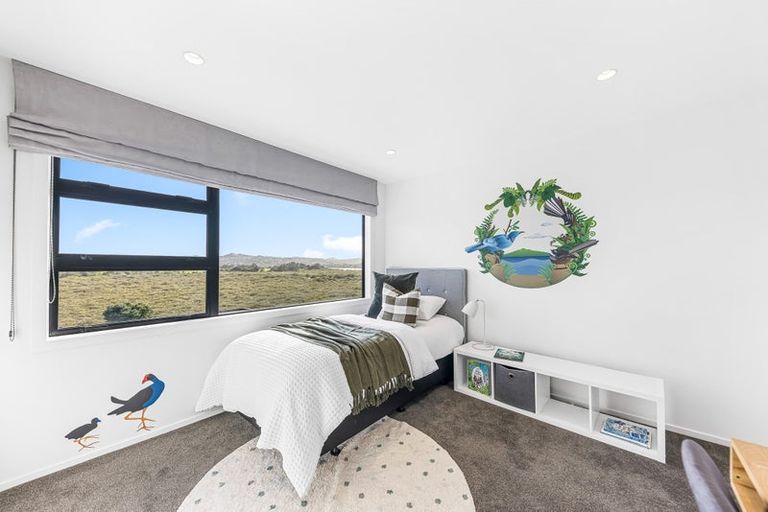 Photo of property in 8 Miran Lane, Red Beach, 0932