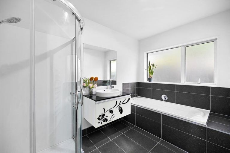 Photo of property in 60 Magellan Rise, Flagstaff, Hamilton, 3210