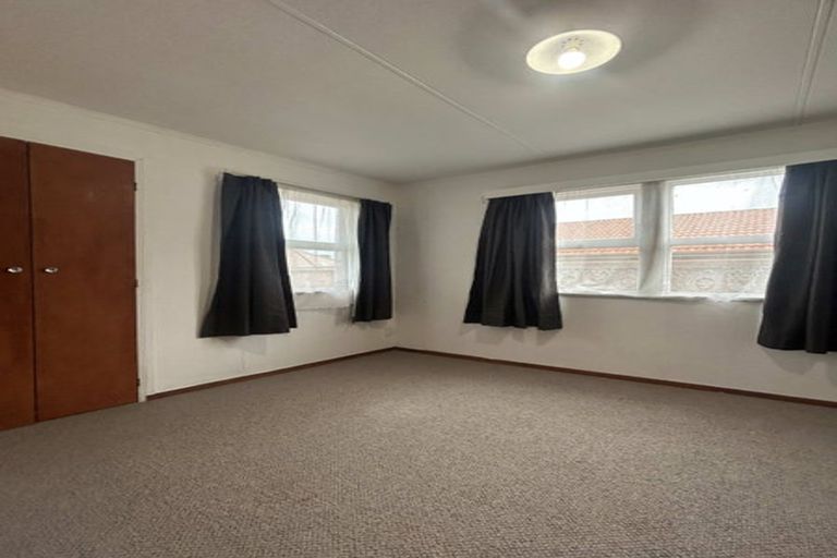 Photo of property in 50 Pahiatua Street, Hokowhitu, Palmerston North, 4410
